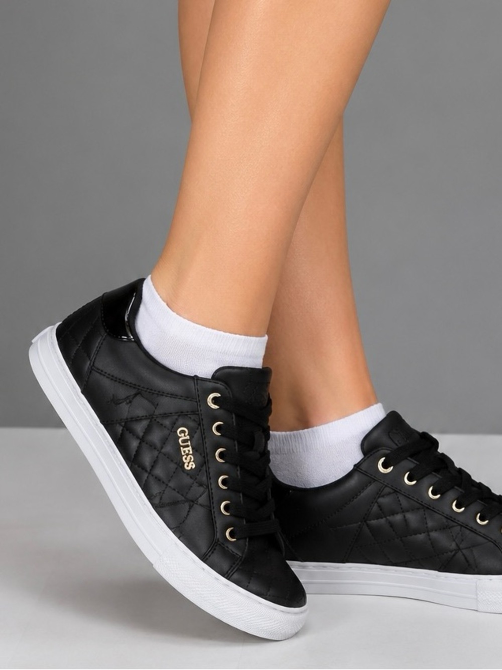 GUESS Loven Black Quilted Lace-Up Sneakers Low Top Gold Logo Size 9